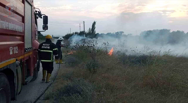 Erzin'de doğal gaz borusu üzerinde yangın çıktı