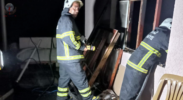 Arsuz’da yanan evde hasar oluştu