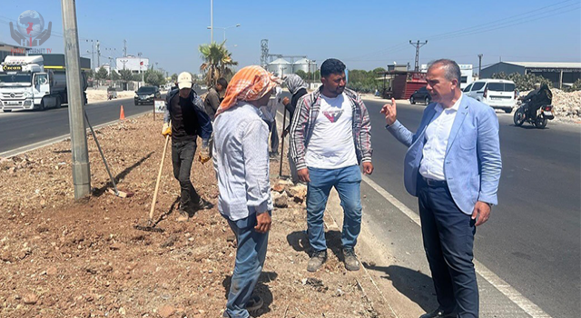 BAŞKAN ÇELİK ÇALIŞIYOR KIRIKHAN GÜZELLEŞİYOR