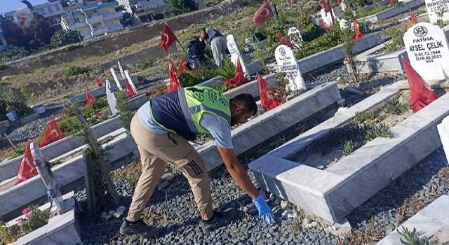 BAŞKAN ÖNTÜRK’ÜN MEZARLIK HASSASİYETİ