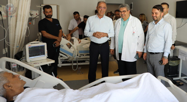 BAŞKAN YAPAR, HATAY EĞİTİM VE ARAŞTIRMA HASTANESİ’NDE HASTALARA MORAL VERDİ