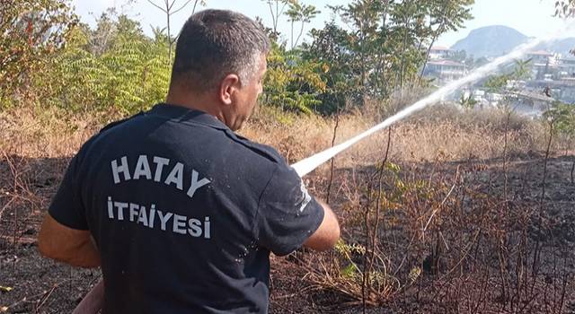 Defne’de çıkan bahçe yangını söndürüldü