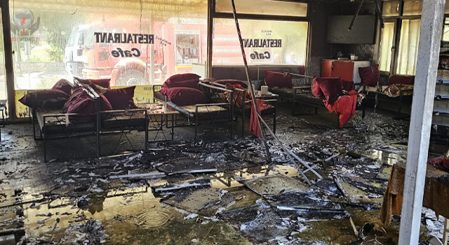 Yangın, restoranı kullanılmaz hale getirdi