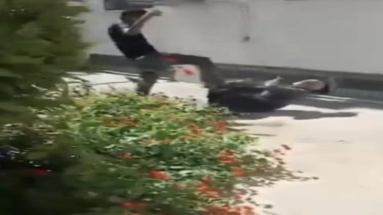 75 yaşındaki adamı acımasızca darp etti, o anlar kameraya yansıdı