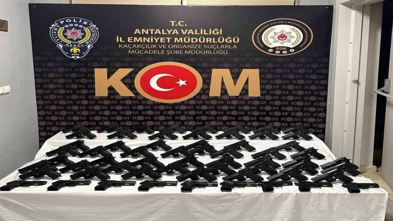 Antalyada silah kaçakçılığı operasyonu: 2 tutuklama
