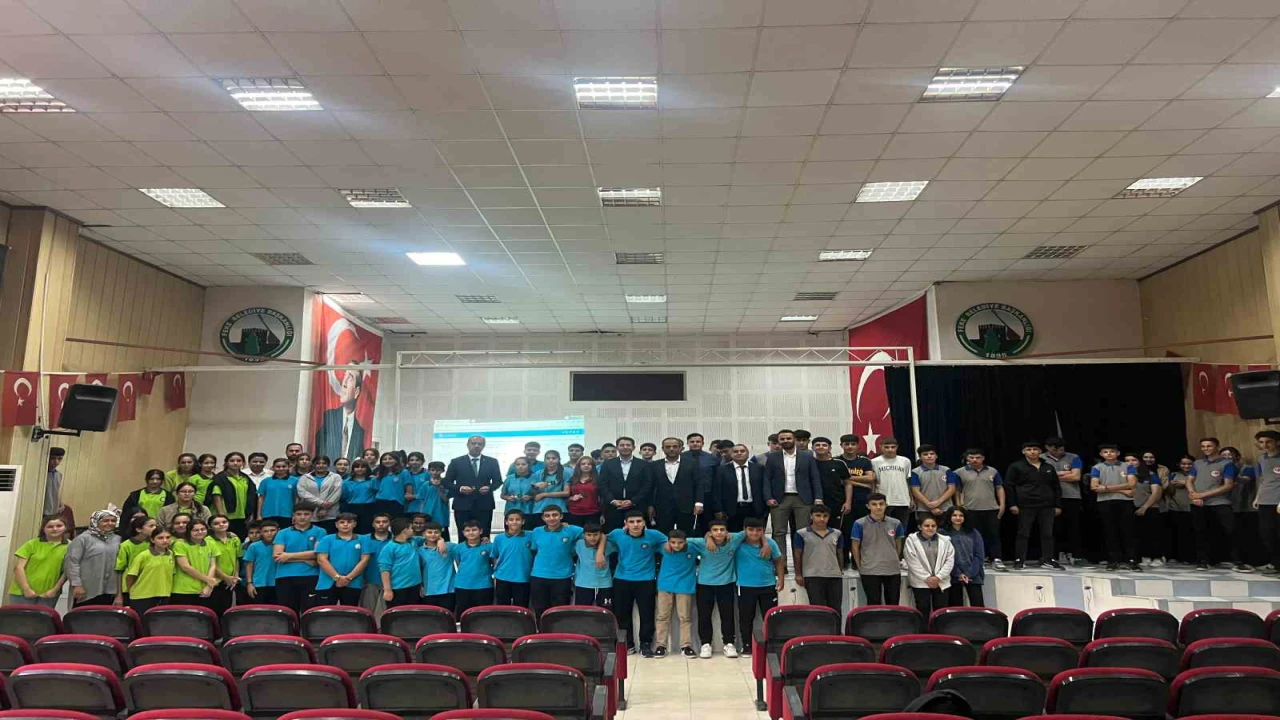 Başkandan öğrencilere ücretsiz dijital dershane