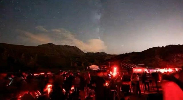 Davraz Kayak Merkezinde “Gökyüzü Gözlem Şenliği” düzenlendi