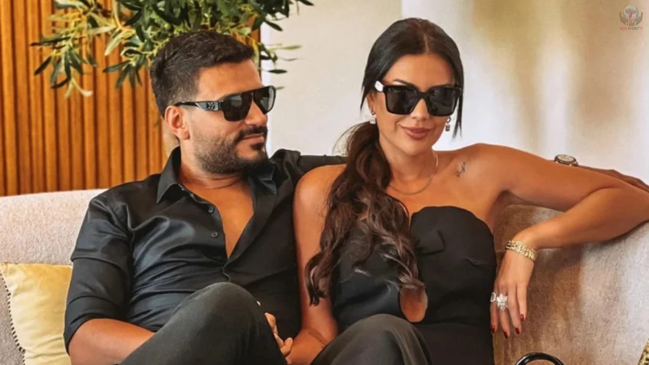 Giyinme odasını gösterdi