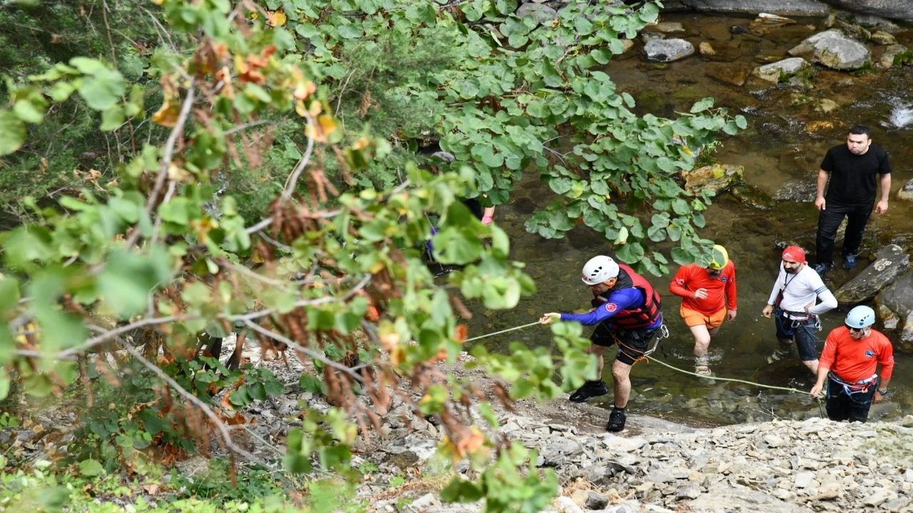 Osmaniyenin saklı cenneti Çona Kanyonuna keşif yürüyüşü yapıldı