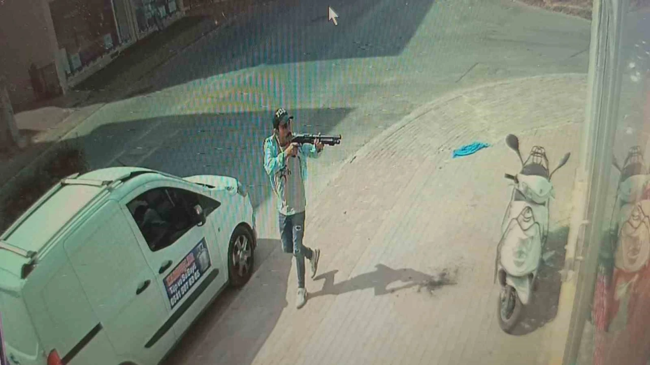 Tüp bayiini pompalı tüfekle taradı, korku dolu anlar yaşattı