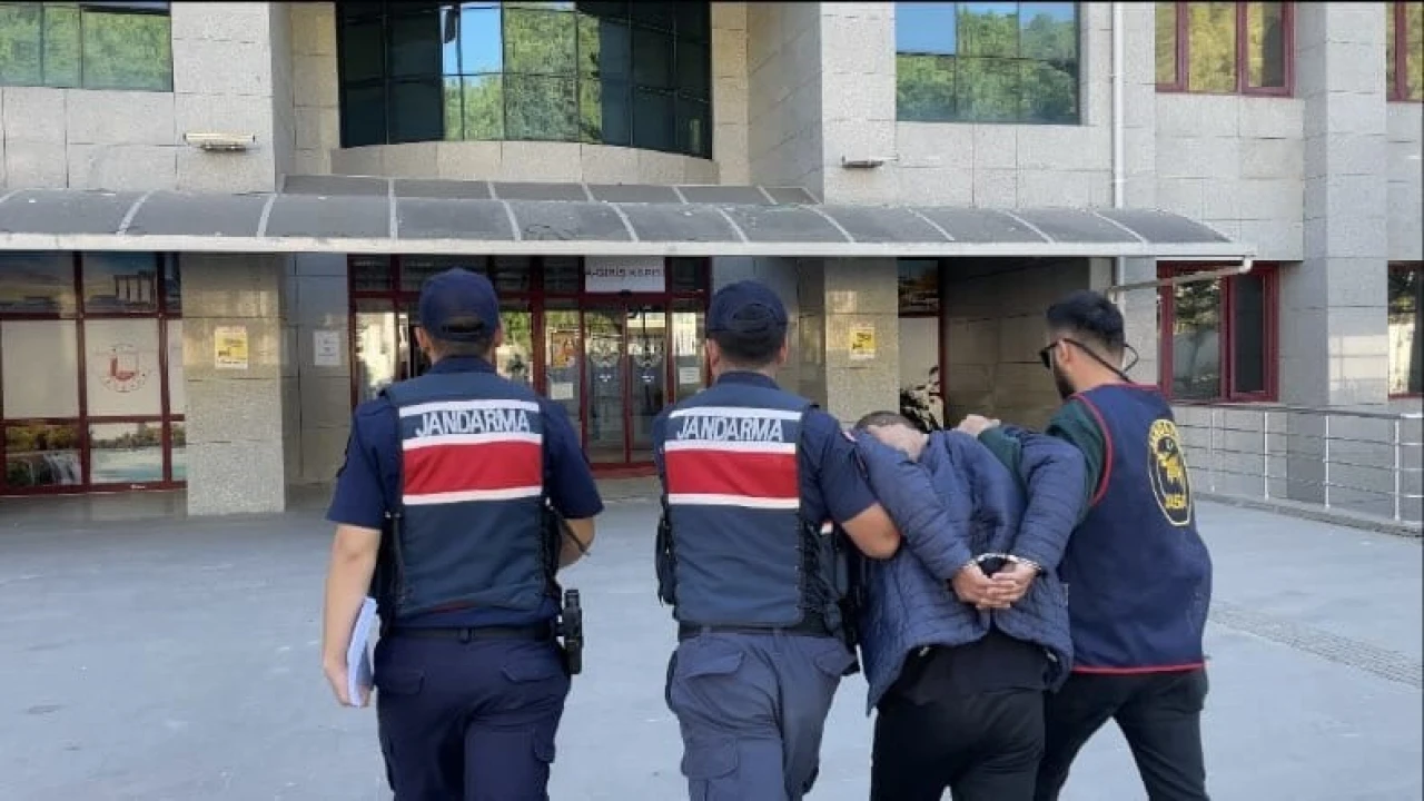 Ambulansa yol vermeyen sürücü tutuklandı