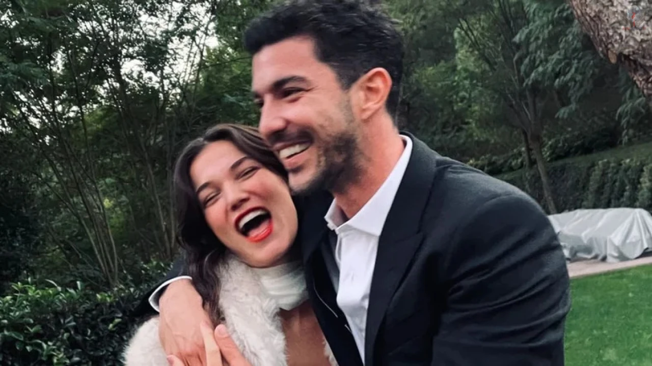 Çiftin bebeğinin cinsiyeti belli oldu