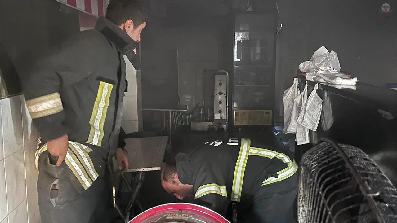 Defnede işyeri yangını