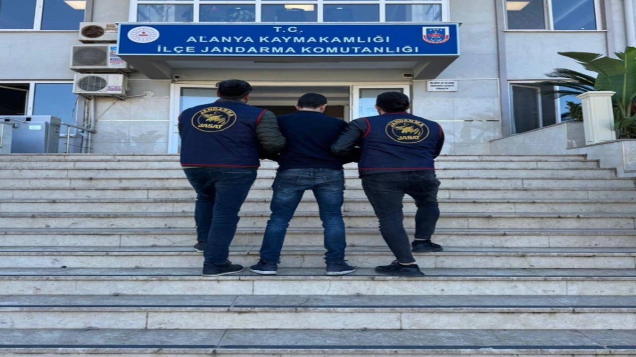 Antalyada son 3 günde 184 aranan şahıs yakalandı