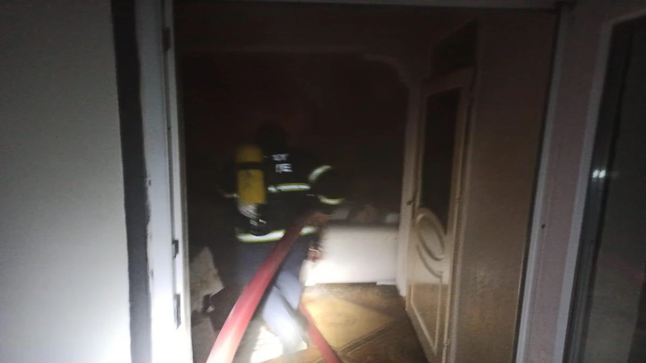 Kumluda ev yangını