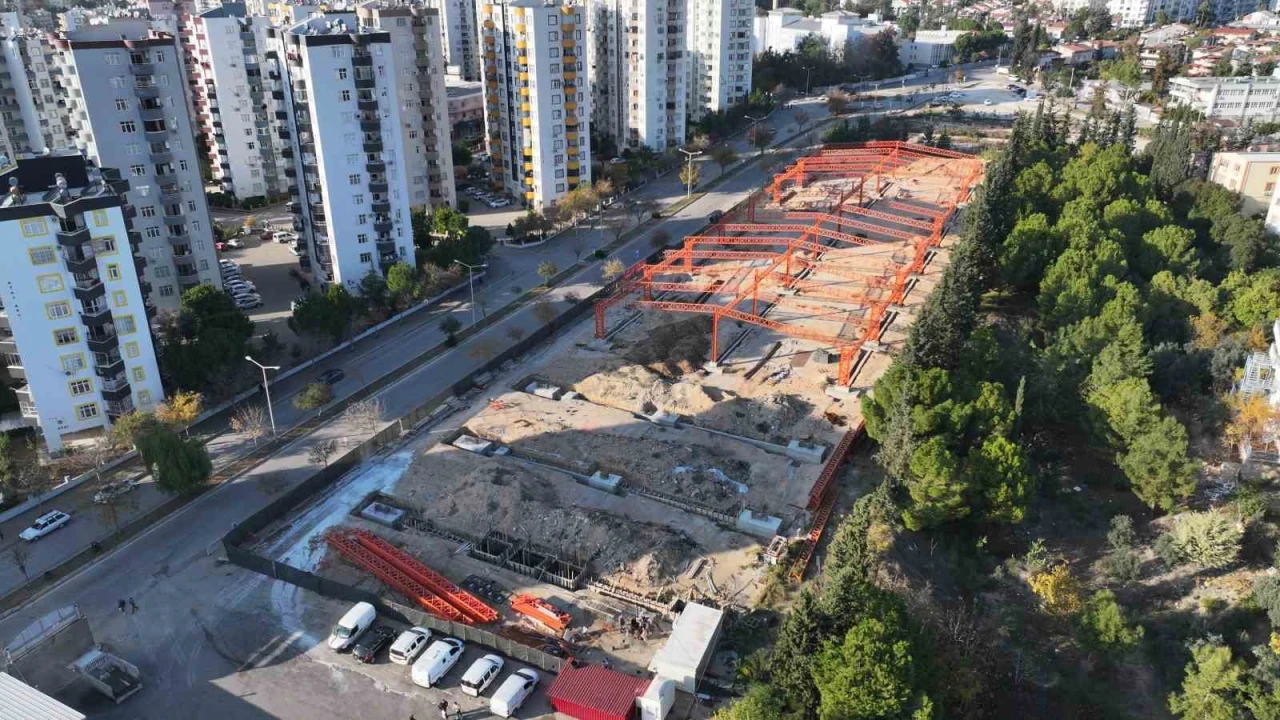 Adana Koop Kapalı Semt Pazarında çalışmalar hızlandı