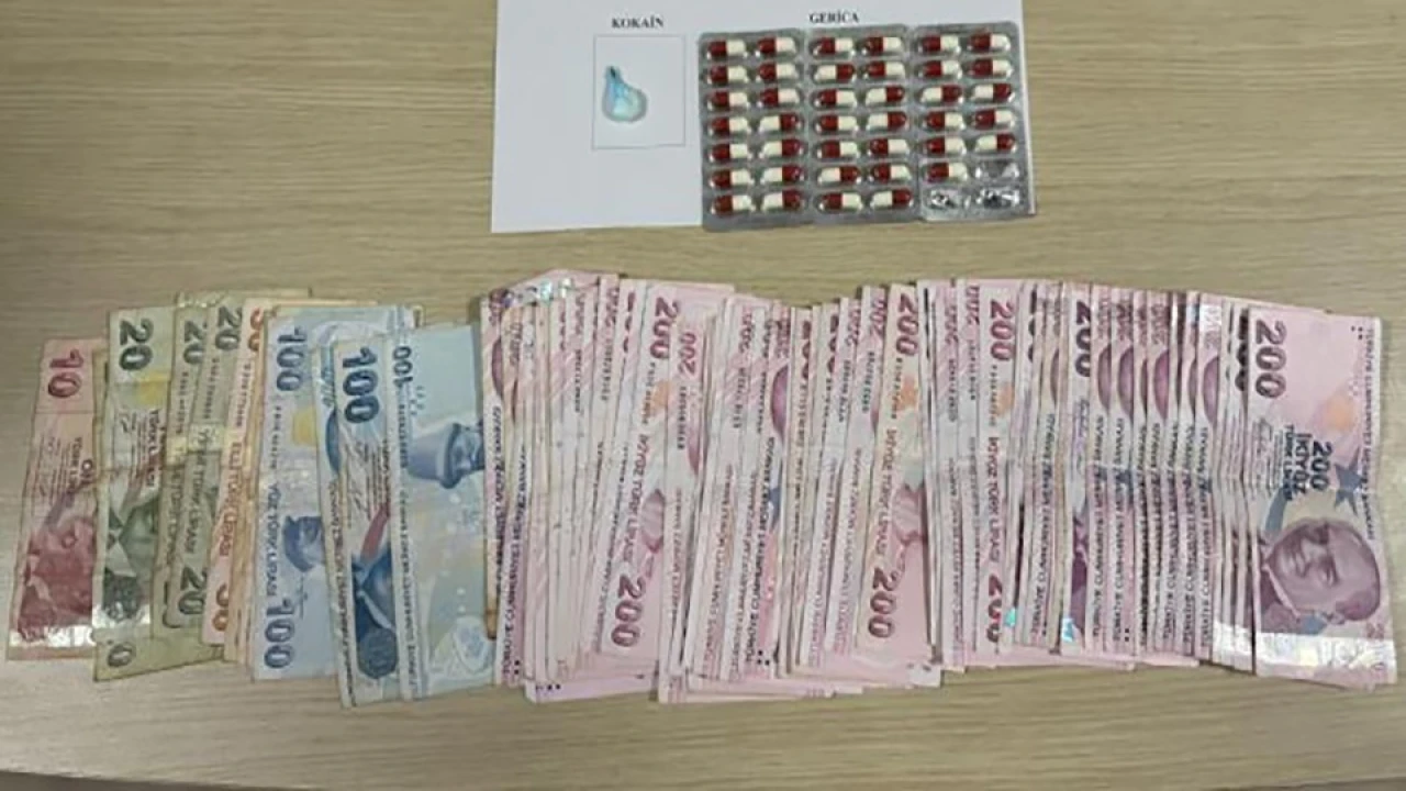 Antalyada 2 şüphelinin üzerinde uyuşturucu madde ele geçirildi