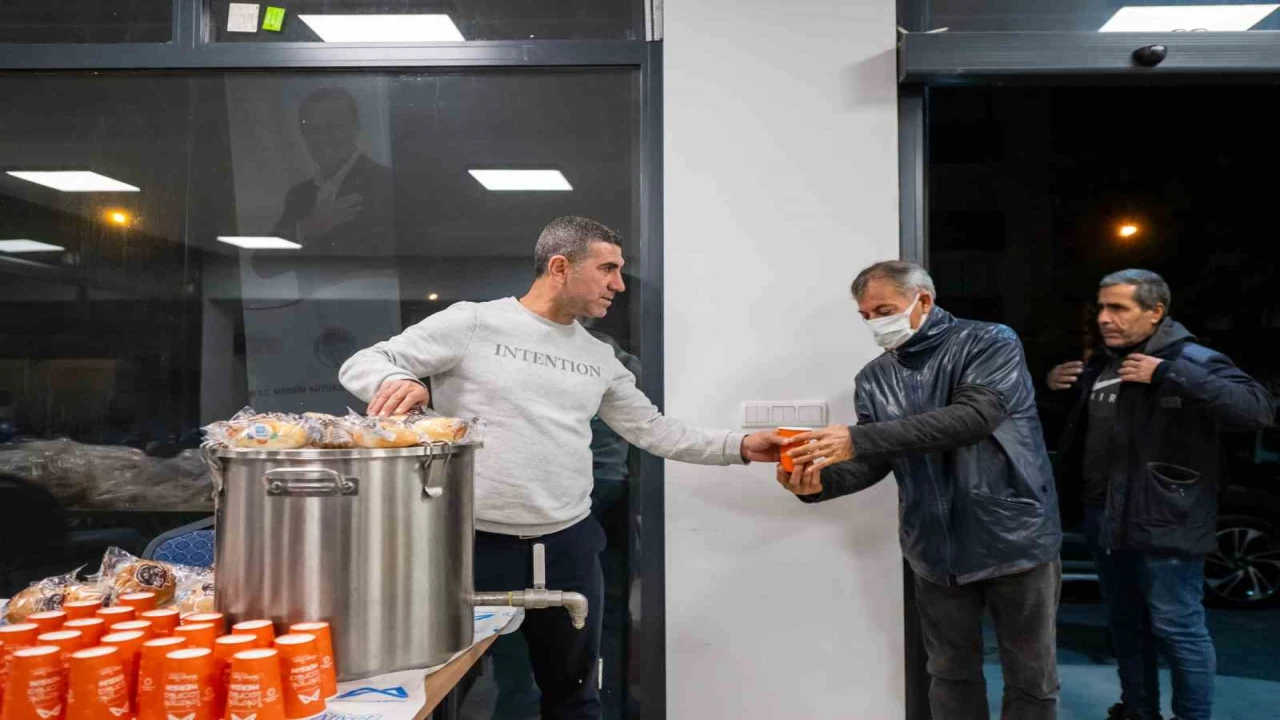 Mersinde Emek Evinden çalışanlara sıcak çorba ikramı