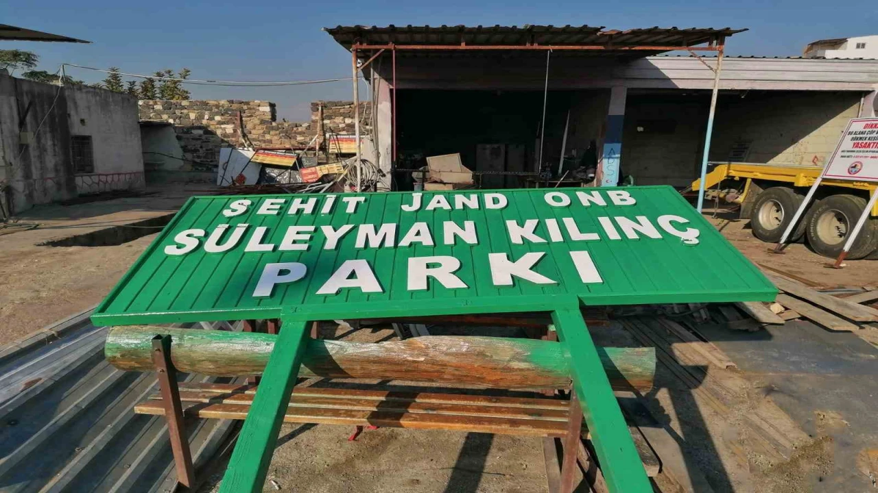 Yumurtalıkta cadde ve sokaklar temizleniyor, tabelalar onarılıyor