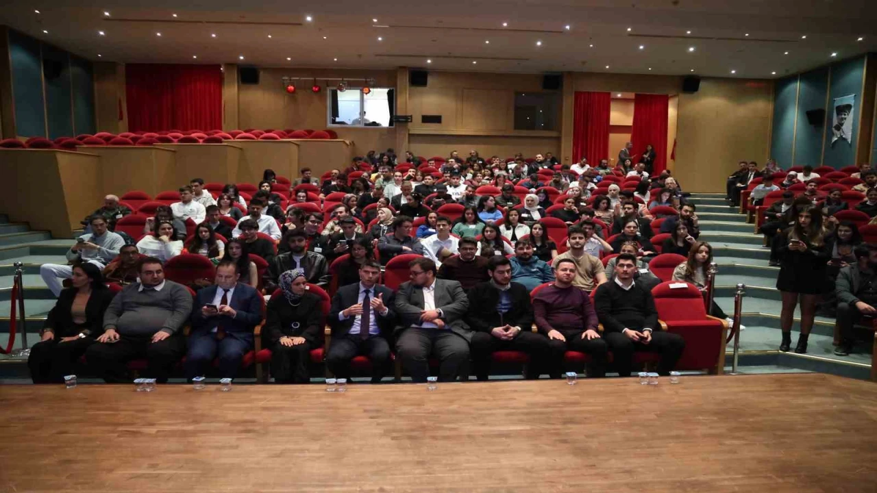 Antalya Büyükşehir Belediyesinden “Yerel Gençlik Politikası Programı”