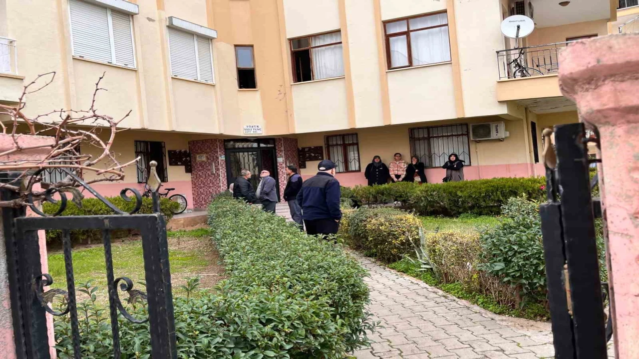 Antalyada 24 yaşındaki genç evinde ölü bulundu