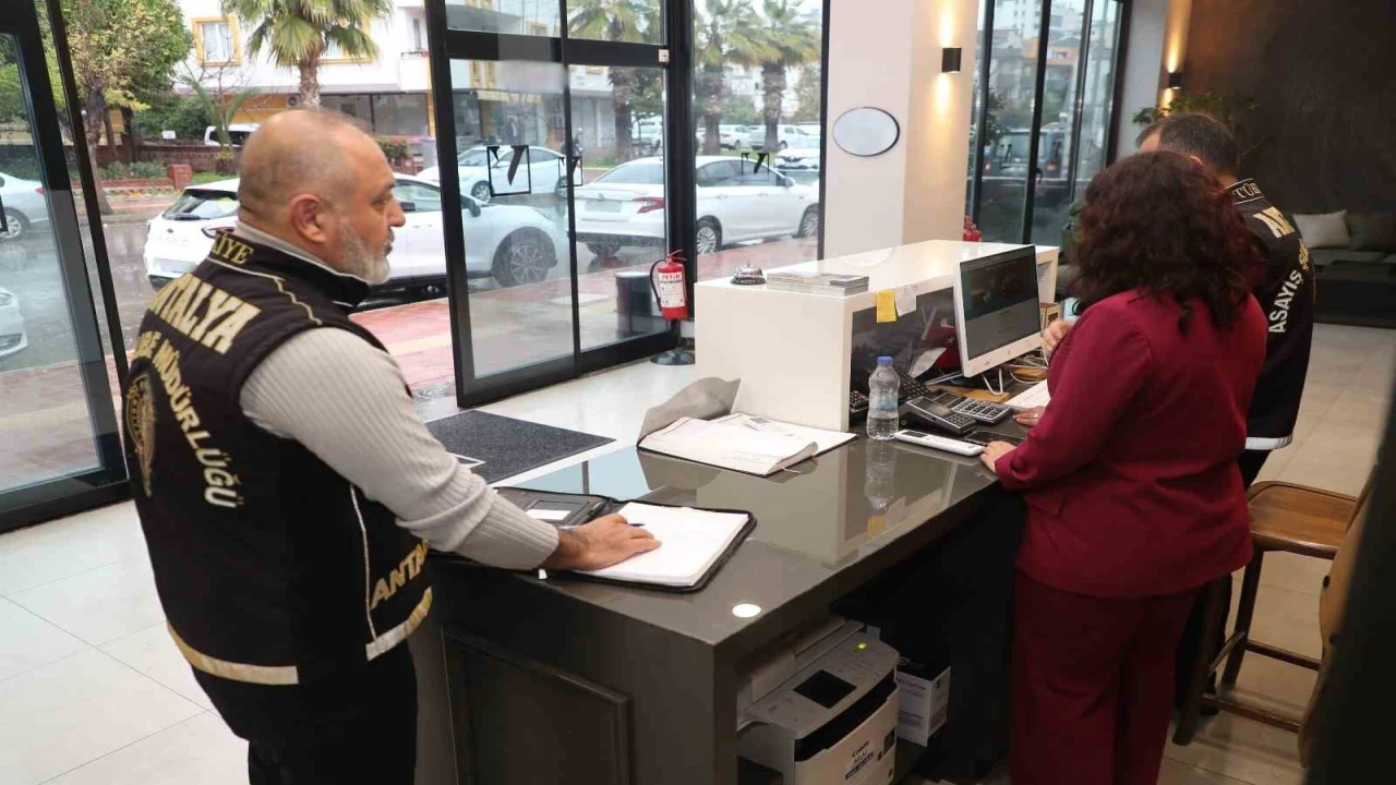 Antalyada günübirlik konaklama yerleri ve araç kiralama firmaları denetlendi