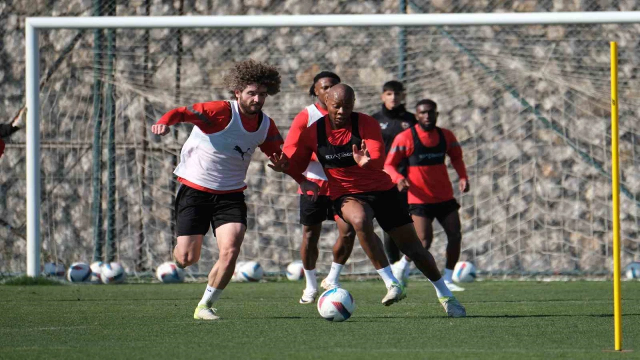Atakaş Hatayspor, Antalyaspor maçı hazırlıklarına başladı