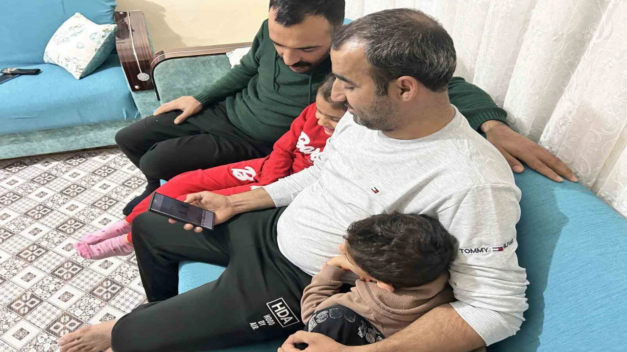 Balığa niyetle denize attığı oltasına martı takıldı, gülümseten anlar kamerada