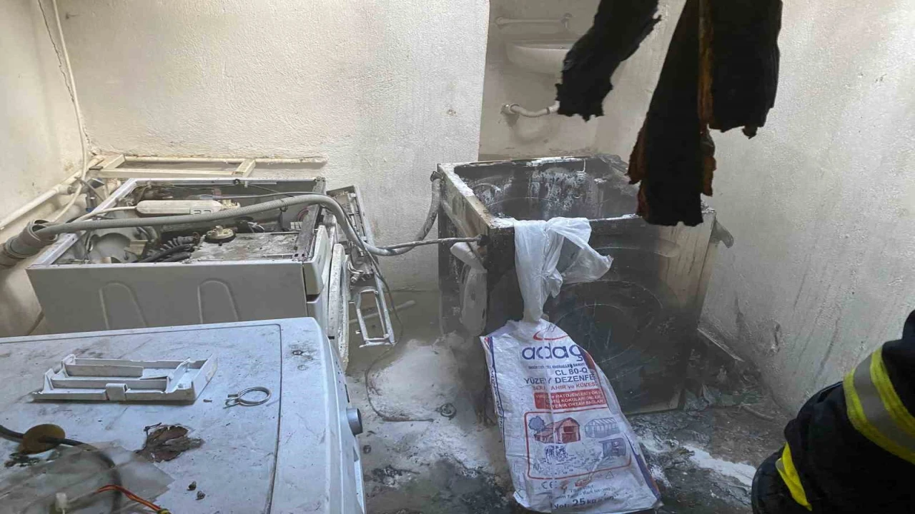 Burdurda çamaşır makinesinden çıkan yangında 2 kişi dumandan etkilendi