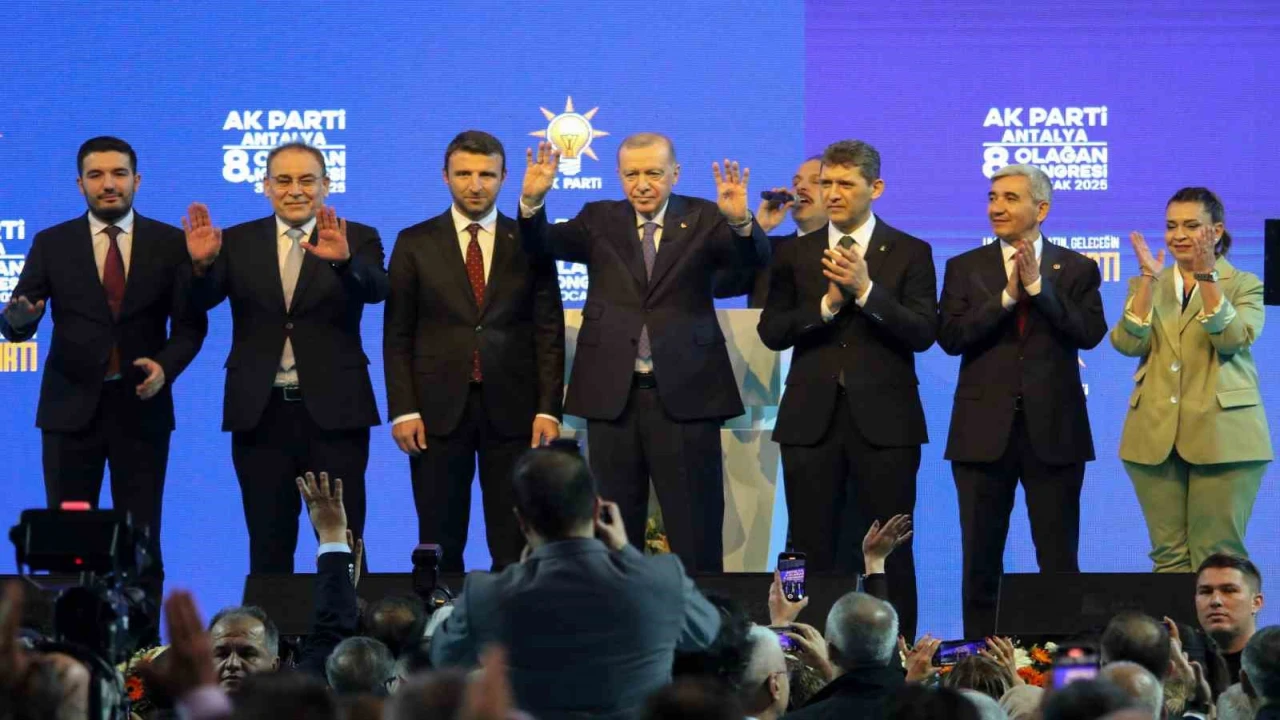 Cumhurbaşkanı Erdoğan: Sayın Özel oturduğu koltuğun hakkını hala veremedi
