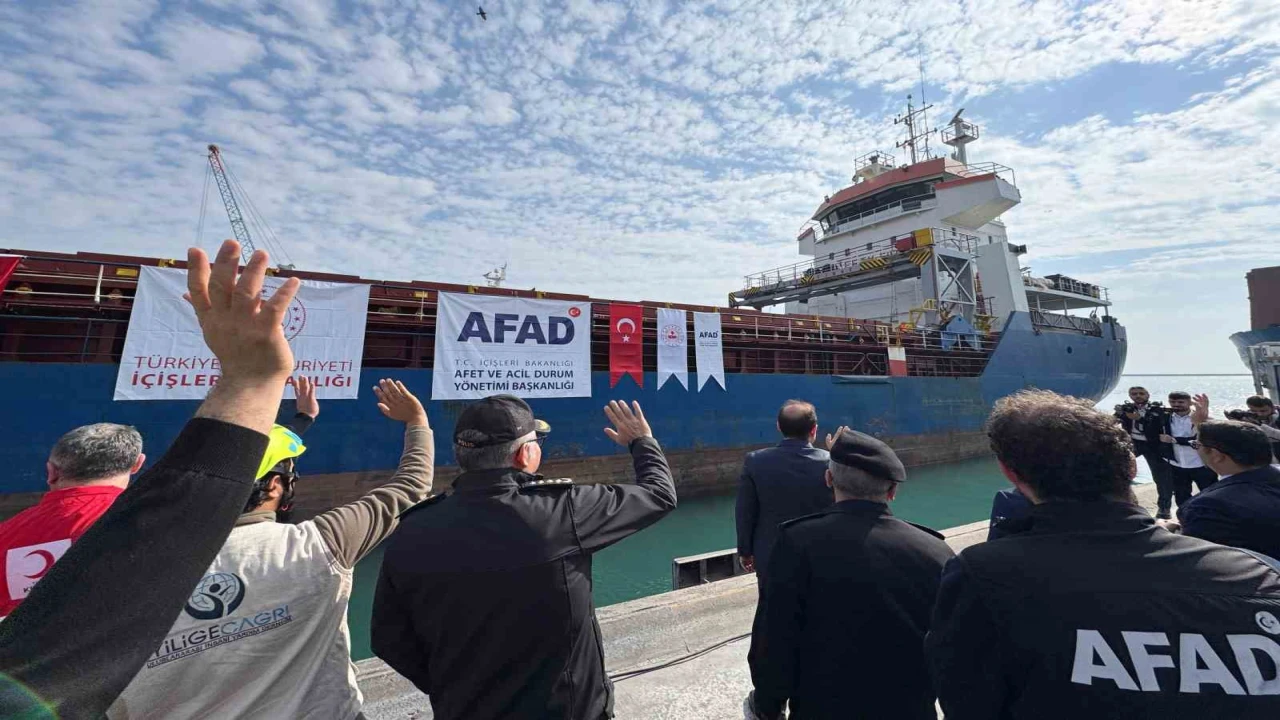 15. İyilik Gemisi Gazzeye uğurlandı