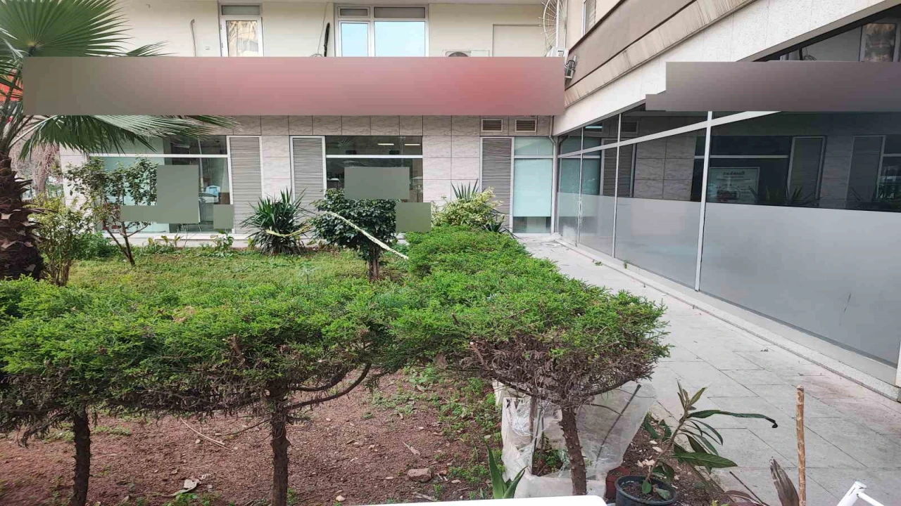 Adanada 8. kattan düşen şahıs hayatını kaybetti