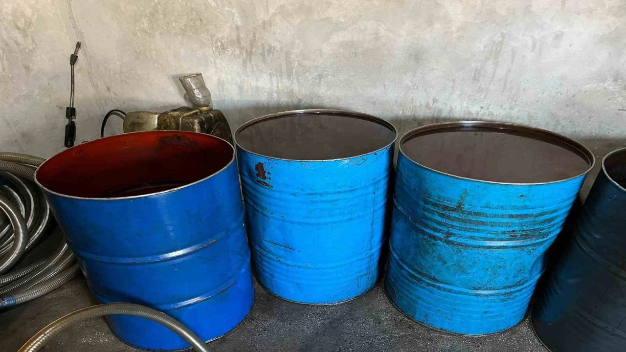 Adanada bin litre kaçak akaryakıt ele geçirildi