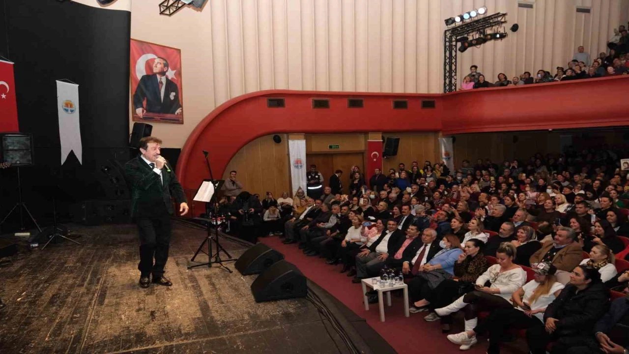 Adanalı merhum sanatçı Ferdi Tayfur, Büyükşehirin düzenlediği gecede anıldı