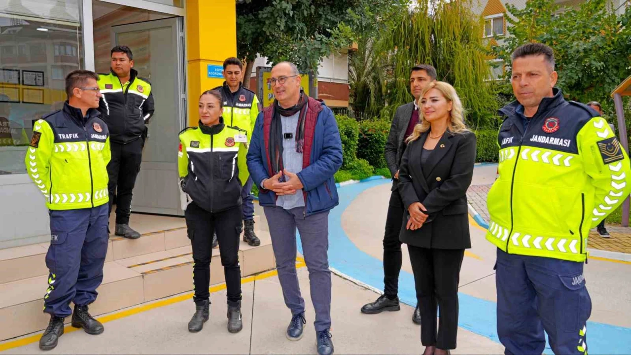 Alanyada halk otobüsü sürücülerine eğitim verildi