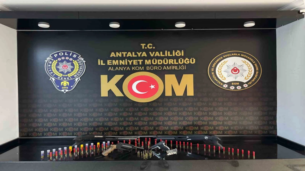 Alanyada suç örgütüne darbe: 8 şüpheli tutuklandı