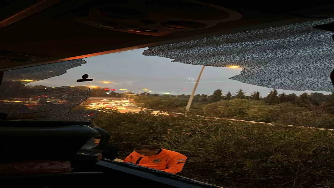 Alanyaspor taraftar otobüsüne taşlı saldırı