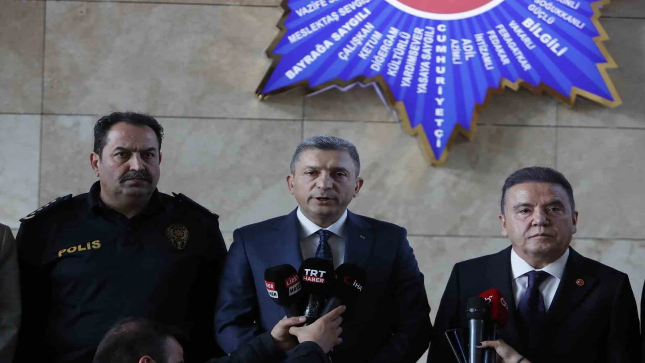 Antalya Valisi Şahin: Denetimlerde sorumluluklarını yerine getirmeyen kim olursa olsun yasal süreçleri işleteceğiz