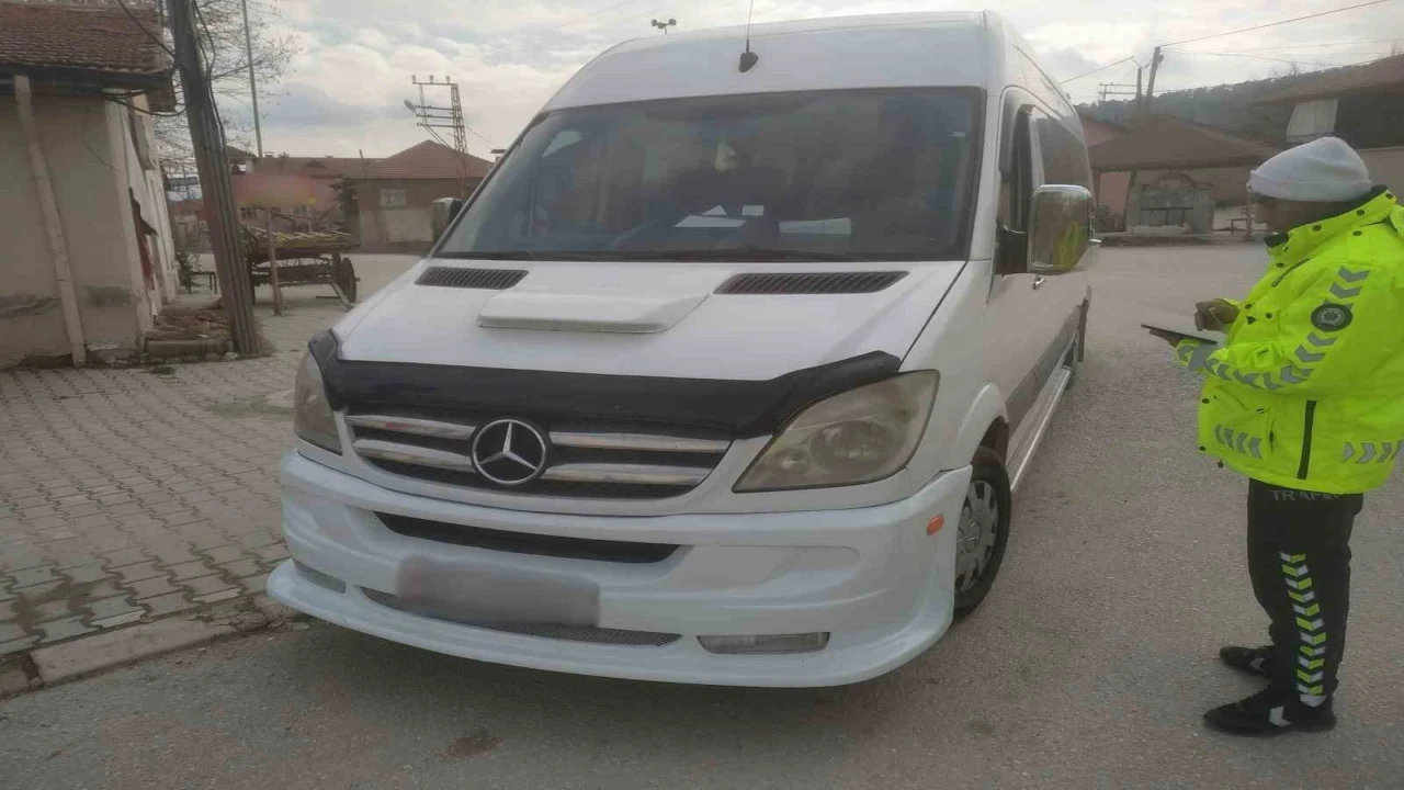 Antalyada 1 haftalık trafik denetimlerinde 63 bin araç kontrol edildi, 15 bin sürücüye ceza kesildi