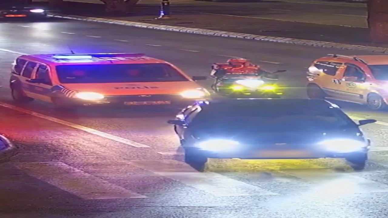 Antalyada düz kontak yöntemiyle çalınan aracın Ispartada yakalanma anı kamerada