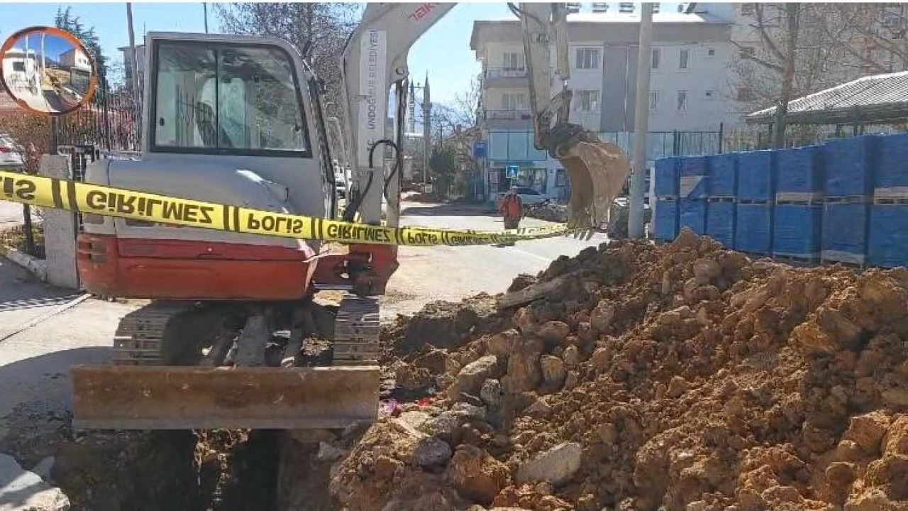 Antalyada korkunç kaza, kepçe kovası işçiyi ezdi