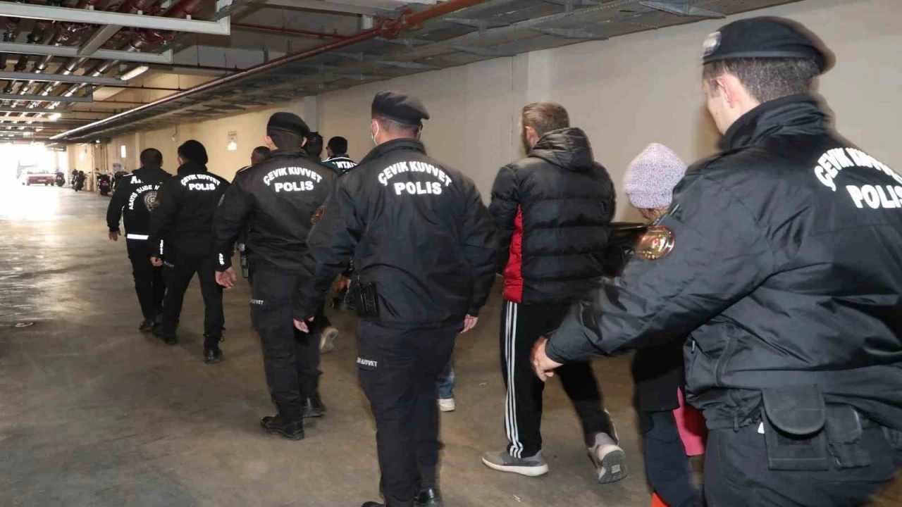 Antalyada son 1 haftada aranan 542 suçlu yakalandı