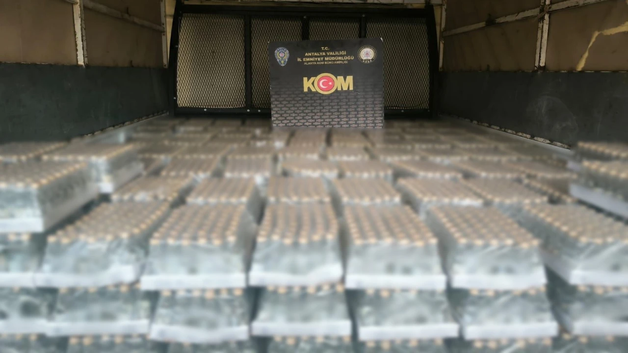 Antalyada son bir haftada düzenlenen operasyonlarda 15 kişi tutuklandı