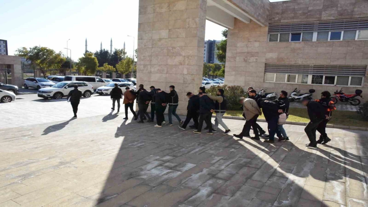 Antalyada tefecilik operasyonu: 7 tutuklama