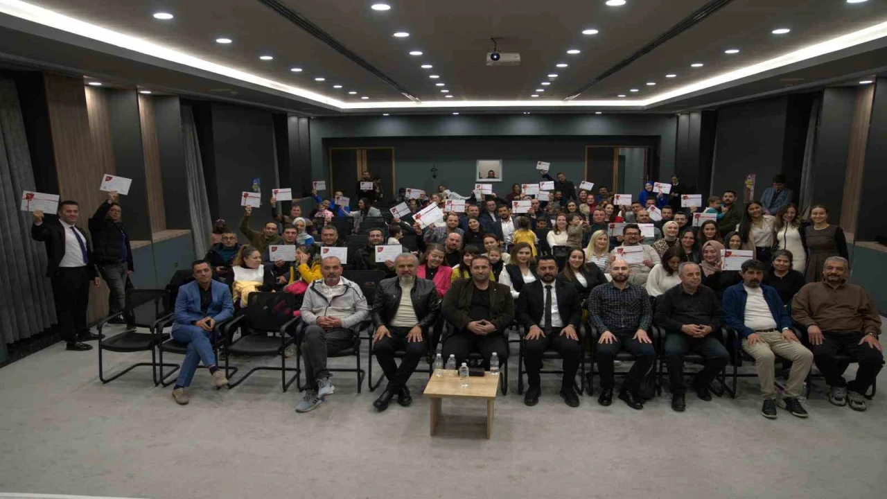 Baba Çocuk Oturumu programını tamamlayan babalara sertifikaları verildi