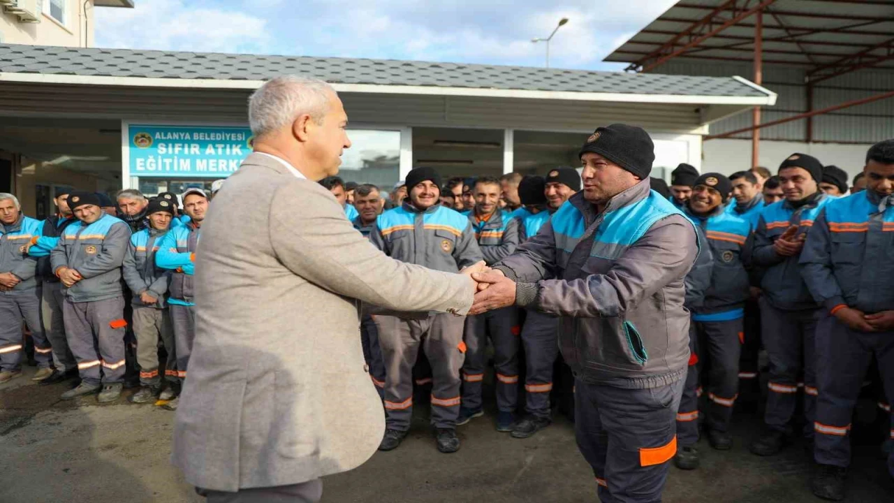Başkan Özçelik: Eski yanlışları kapatmak için adım adım ilerliyoruz