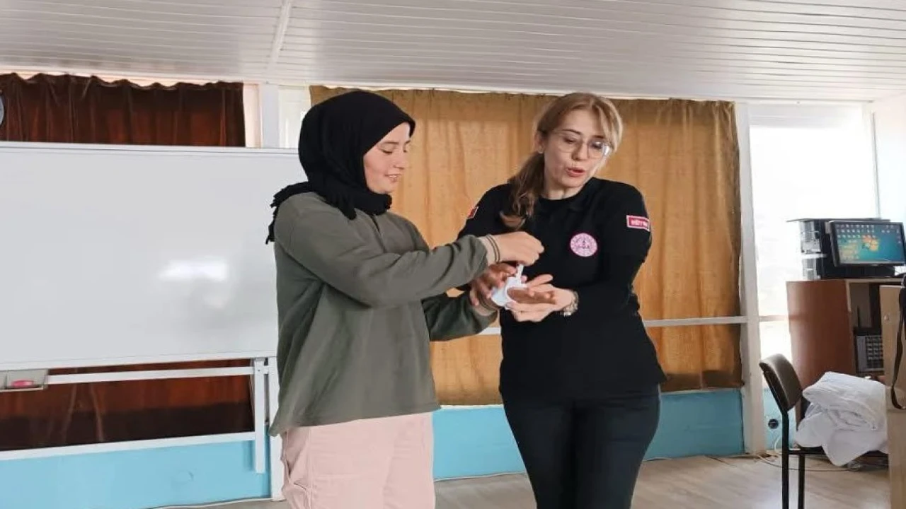 Bozyazıda öğrencilere ilk yardım eğitimi verildi