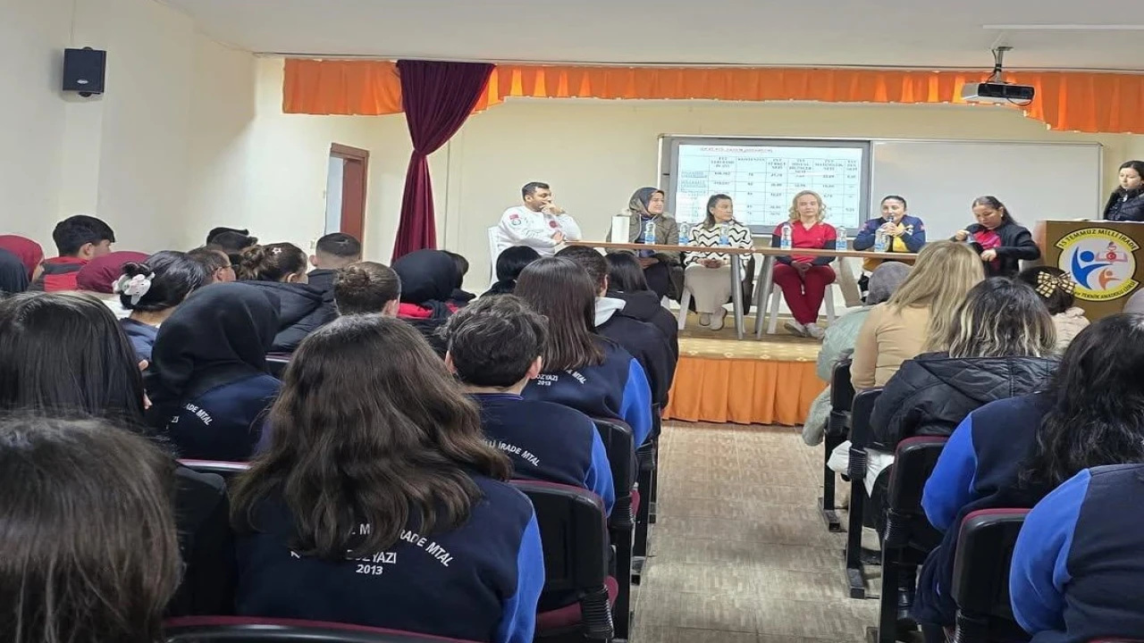 Bozyazıda sağlık çalışanları öğrencileri meslekleri hakkında bilgilendirdi