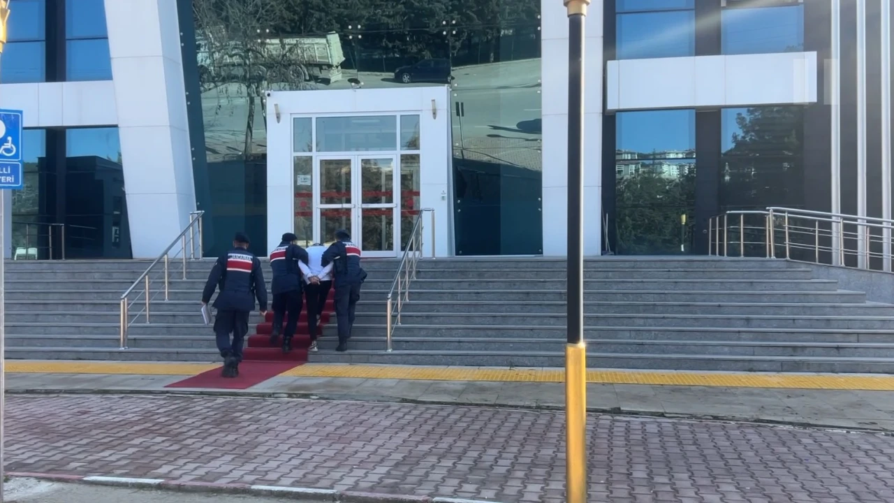 Burdurda annesine şiddet uygulayıp Konyaya kaçtı, operasyonla yakalandı