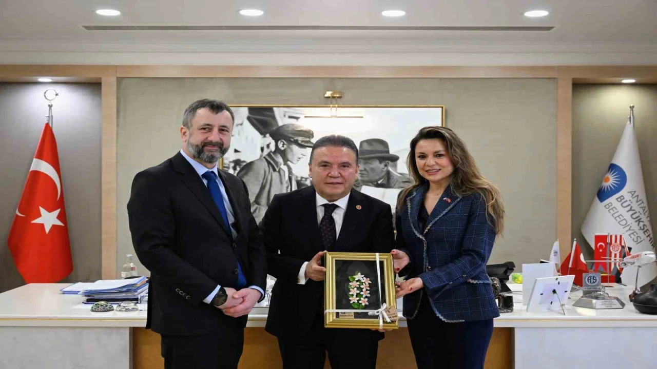 Çek Büyükelçi Stepanek Büyükşehir Belediye Başkanı Muhittin Böceki ziyaret etti